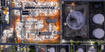 Oil Prices Spike: US Economy Impact & Rising Energy Costs - Cover Image