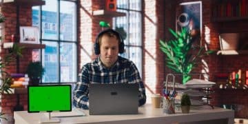 Avoid These 3 Investing Mistakes in 2025 - Cover Image